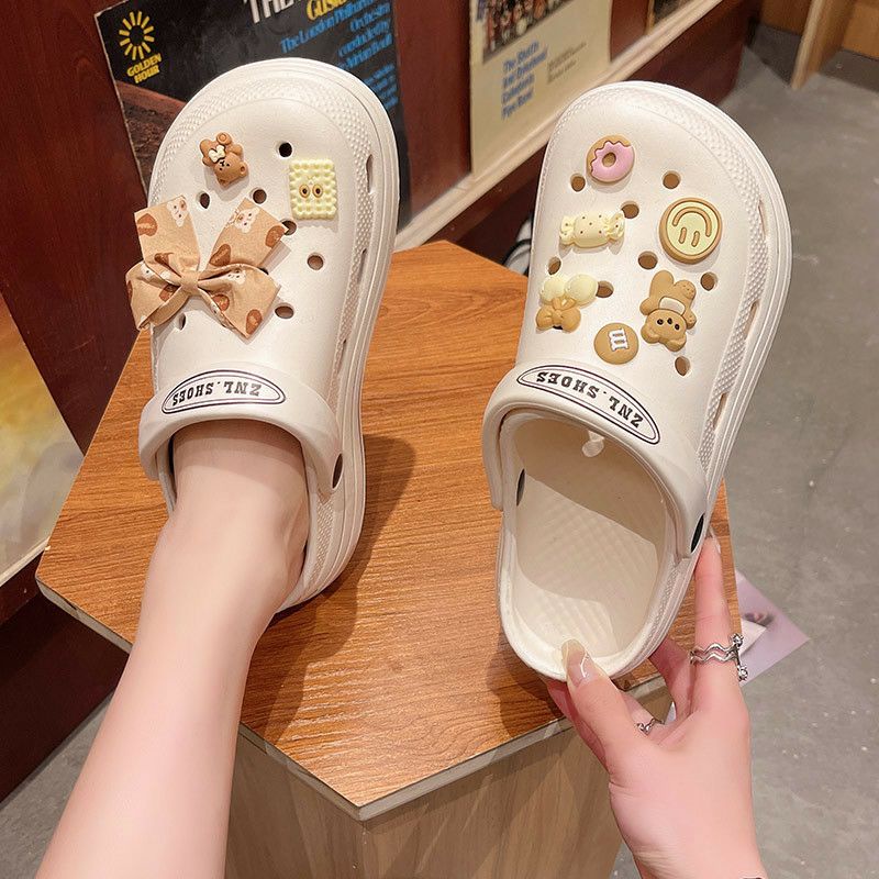 Sandal Crocs Wedges Wanita / Sandal Slip On Wanita Model Bear / Sandal Wanita Classic Platform Jibbitz /