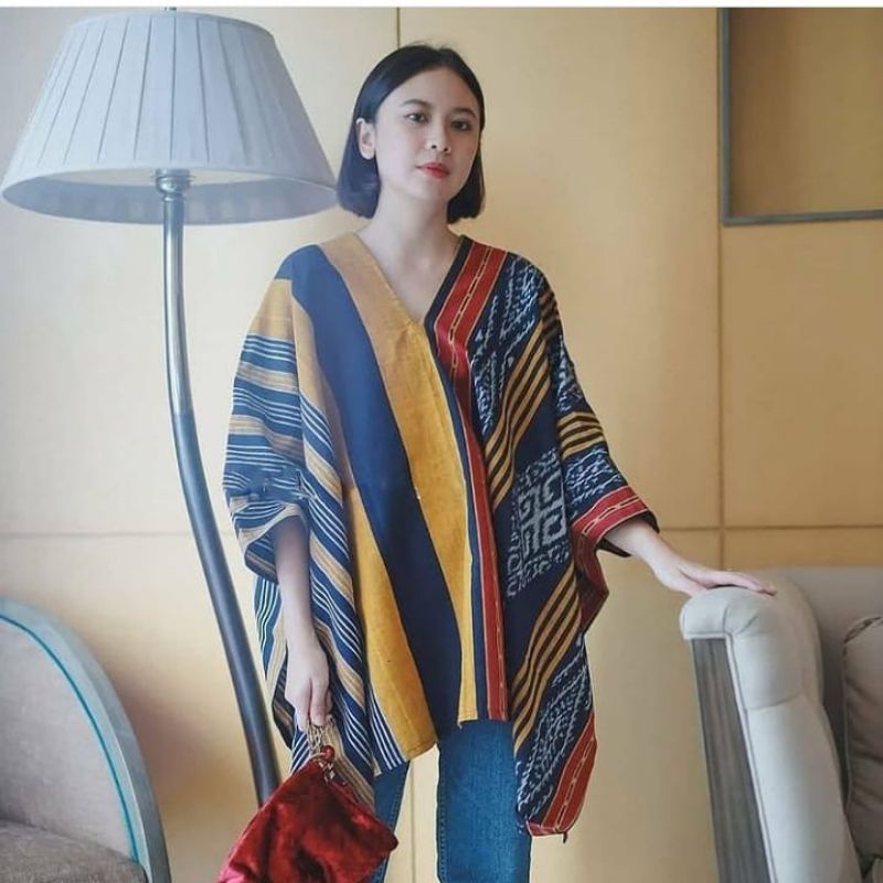 blouse wanita model kelelawar - baju tenun ikat etnic jepara - baju batik terbaru daring