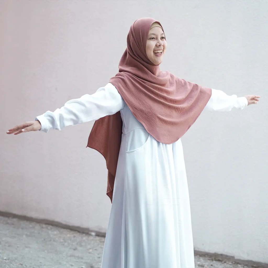 Khimar Pashmina⁣⁣ Oval Hijab Alila Syari Crinkle