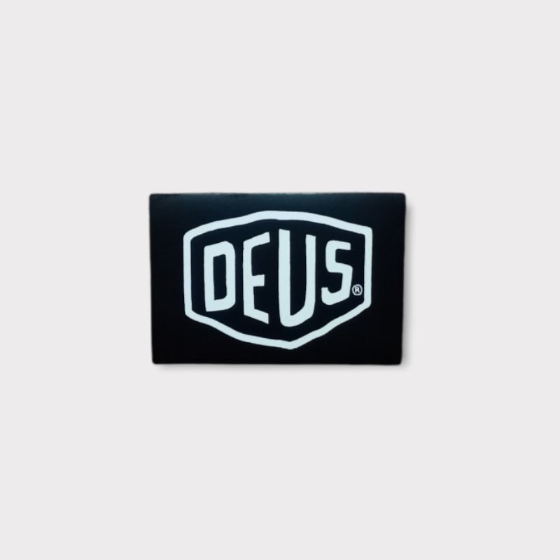 

Stiker Deus Black Original (Bahan Graftac Anti Air)