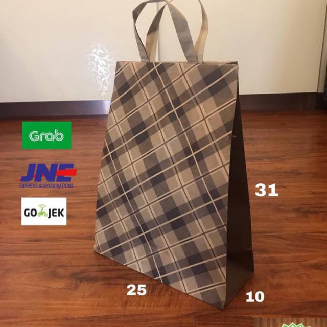 

Paperbag Pembelian min 20pcs/kelipatan 20pcs Paperbag Tas Tali 25x10x31 Tas Kertas Kraft Goodie Bag