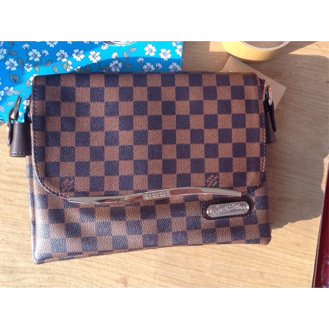 Tas lv Selempang clutch