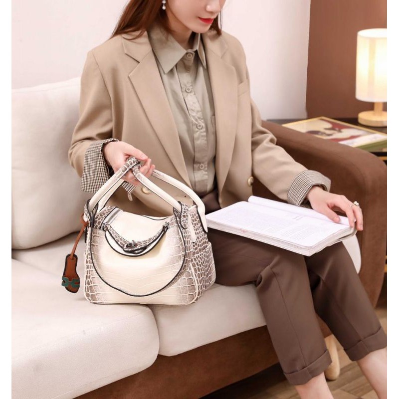 LINDY HER**S HIMALAYA