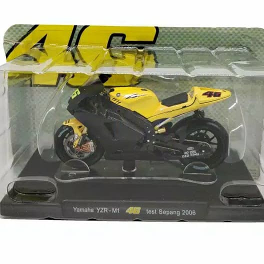DIECAST MINIATUR DCS882 VALENTINO ROSSI TEST SEPANG 2006 YAMAHA YZR M1