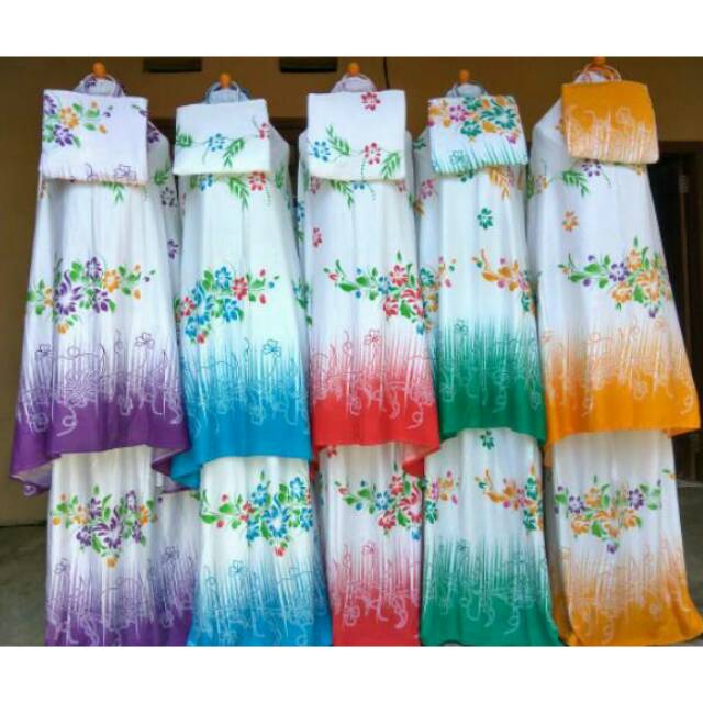 Mukena Bali Putih Motif Bunga Gradasi