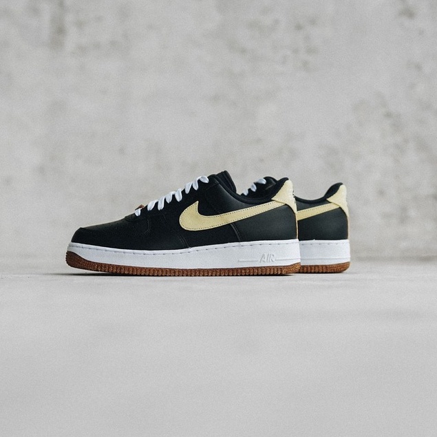 NIKE AIR FORCE 1 POMEGRANATE BLACK WHITE SOLAR FLARE