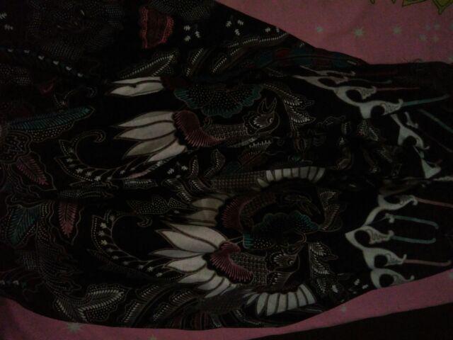 Kemeja Batik Kupu Putih