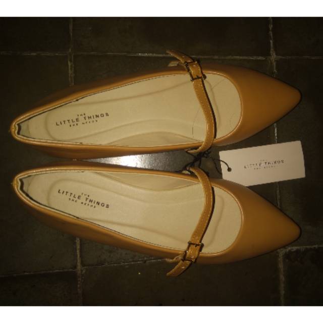 Flat shoes the little things she needs