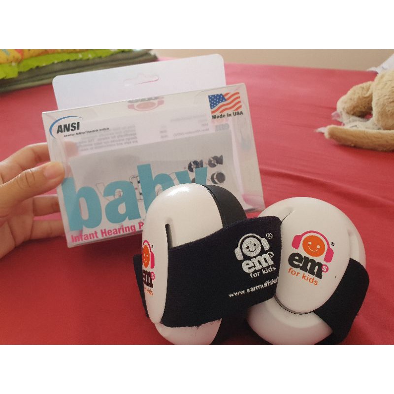 Preloved EMS Earmuff for baby