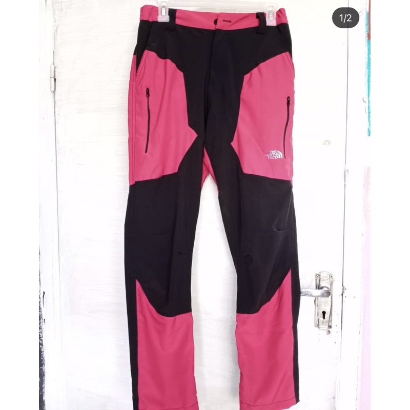 CELANA THE NORTH FACE (TNF) QUICKDRY