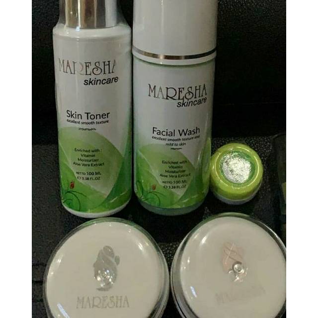 Maresha skincare
Ultimate Set Plus / paket kecantikan / pemutih wajah / obat jerawat