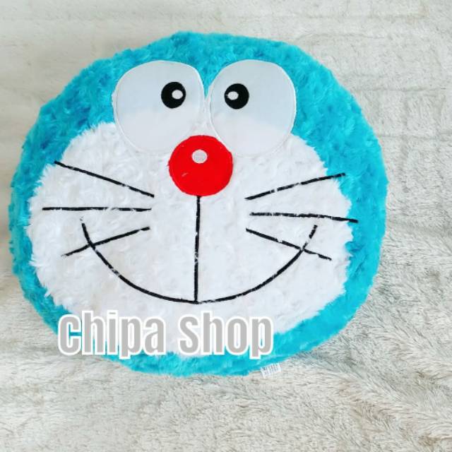 Bantal kepala doraemon. Bantal karakter