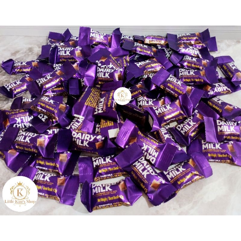 

READY EXP 06/25 - Chocolate Cadbury Dairy Milk 4.5 gram Mini Bites Bar ( 1 Pcs ) / Best Cadbury Chocolate Mini Bars / Coklat Lebaran Idul Fitri / BEST SELLER / COKLAT VIRAL / TERMURAH / Little Kim's Shop