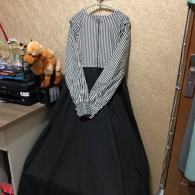Preloved Salur Branded Busui Gamis Motif Polos Garis Hitam Payung Duyung Dingin Mutiara Dress Syari