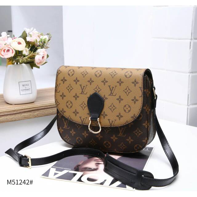 New Arrival 
Louis Vuitton Ringer Messenger #M51242