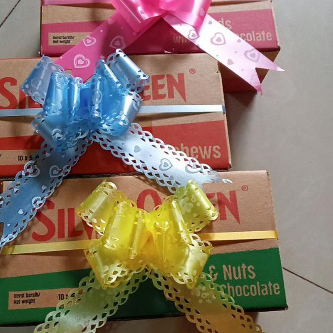 

Terlaris Today Silverqueen 58 gram 1 box (10 pcs) custom ucapan + free pita !!