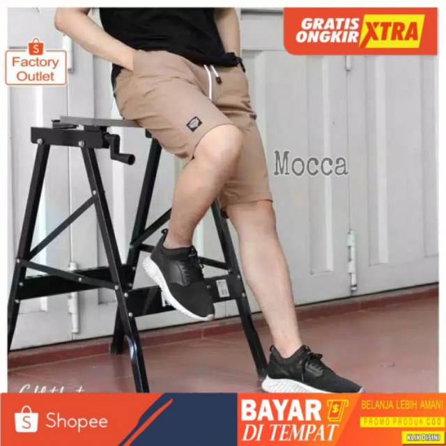 CELANA PENDEK PRIA JUMBO.  RIP KOLOR UKURAN BESAR BAHAN TWELL MELAR  SIZE BESAR 33 - 38 . 39 - 44