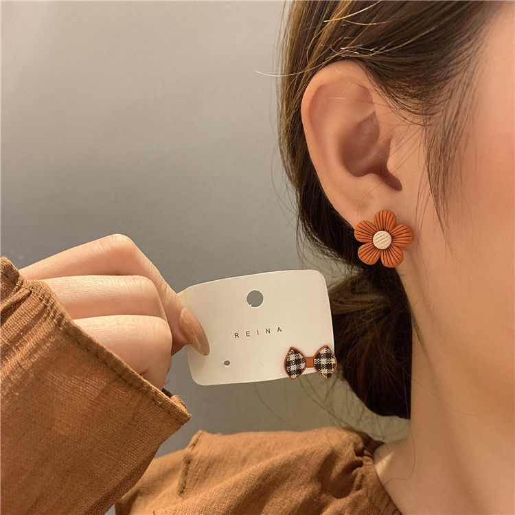 Anting Sterling Silver Bentuk Bunga Pita Gaya Korea Untuk Wanita