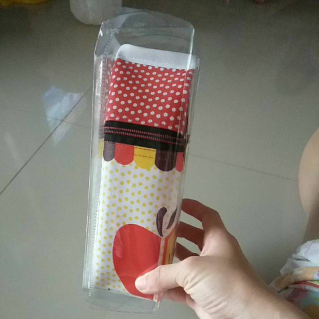 

Tempat Pensil MUMER..