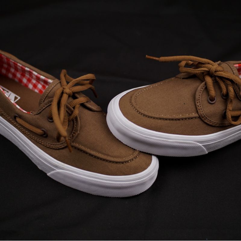 vans color brown