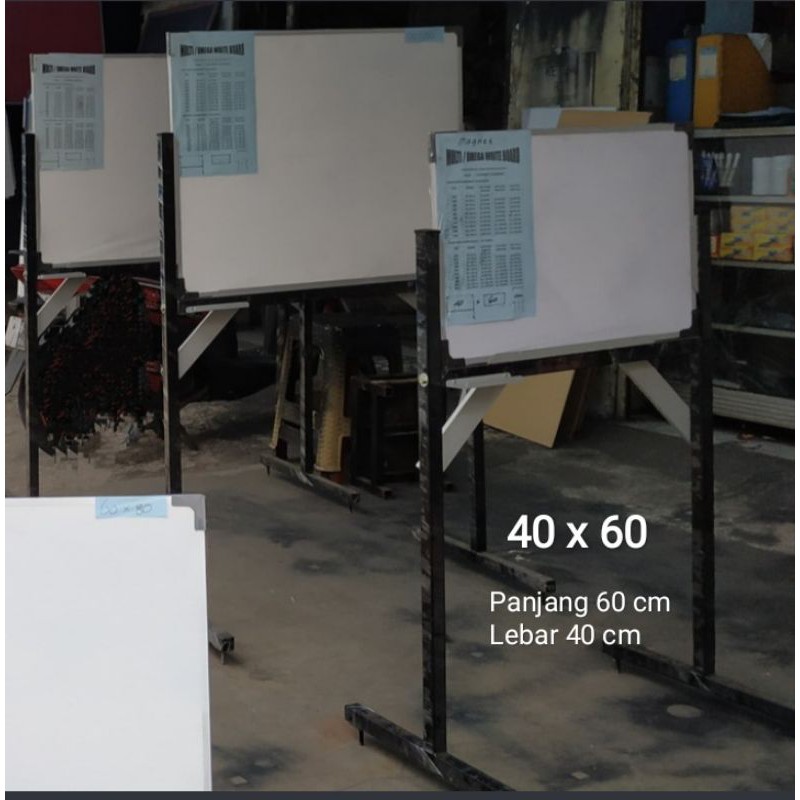 papan tulis whiteboard 40 x 60 standing + kakinya