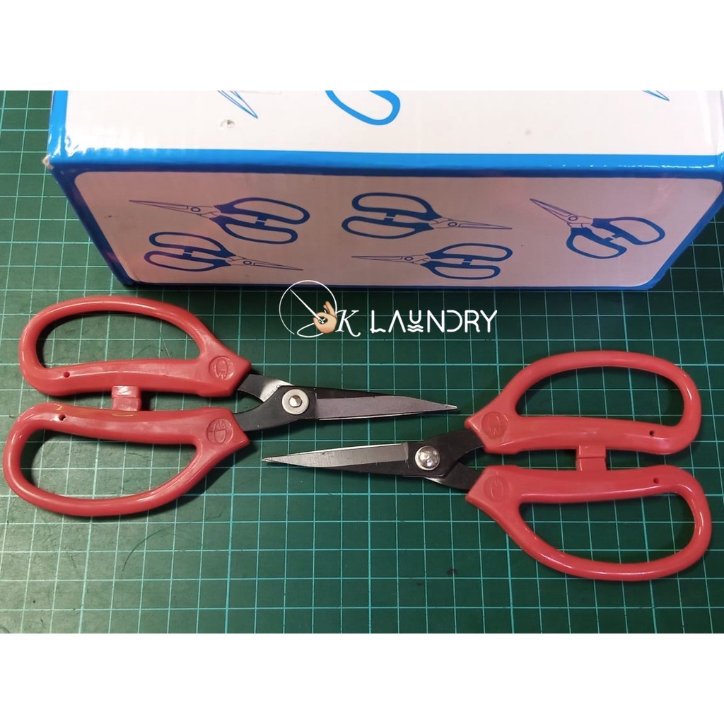 

Gunting Kodok Bahan Kain / Gunting Kain Craftman 6 Inch / 15,5 cm