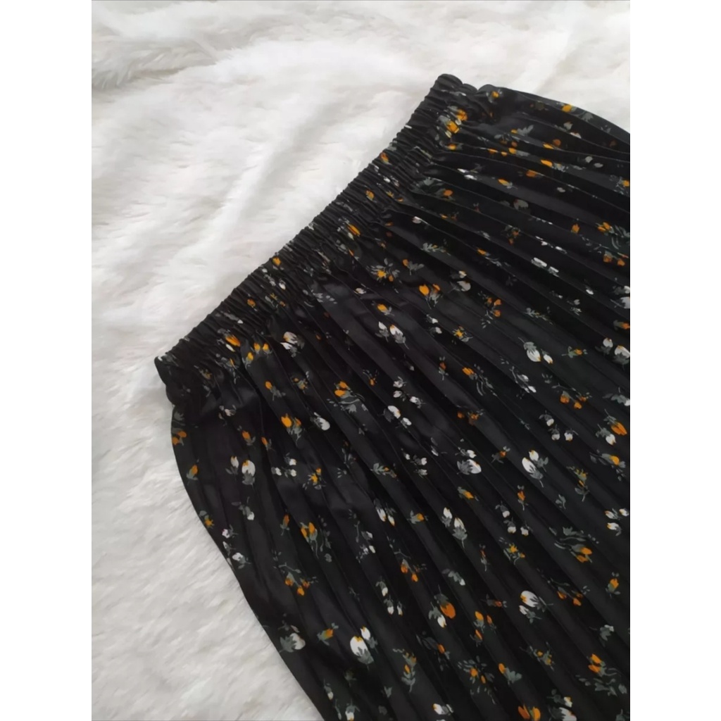 ROK PLISKET DAILY FLOWERS PREMIUM // ROK PLISKET PREMIUM MOTIF BUNGA // BAHAN HYGET PREMIUM-hitam motip daily