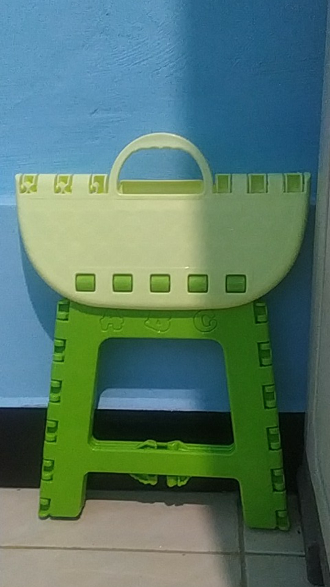 Bangku Lipat Lucu Golden Sunkist / Kursi Lipat Golden Sunkist