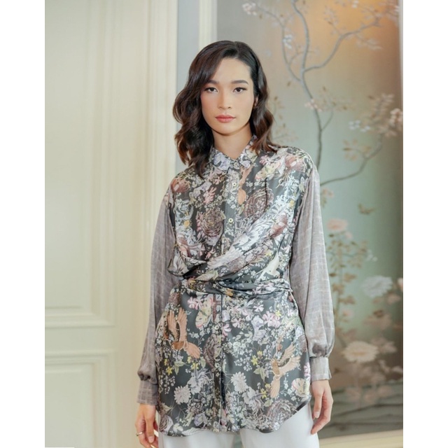 Harmony Wrap Shirt Benang Jarum x Raisa