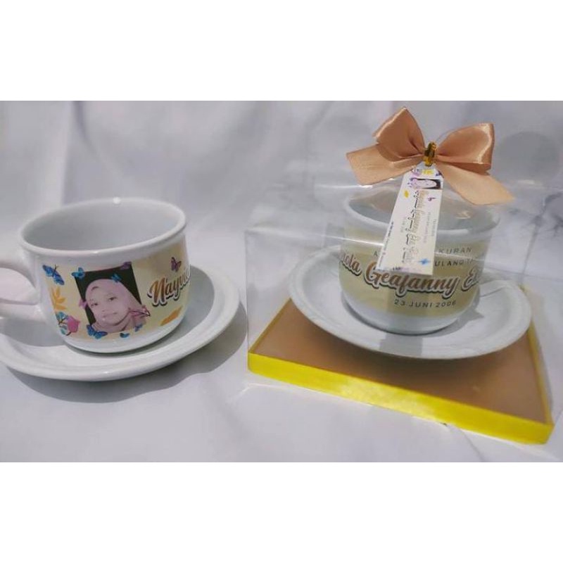 

kemasan cangkir plus lepek kotak mika souvenir 14x14x8