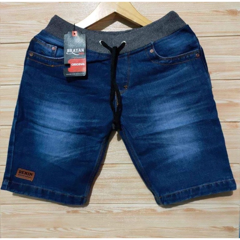 Levis pendek