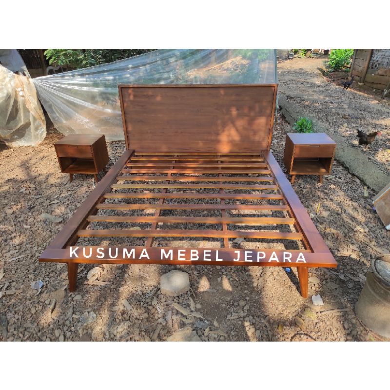 Set Dipan Tempat Tidur Modern Size King Kayu Jati (1 Dipan 2 Nakas)