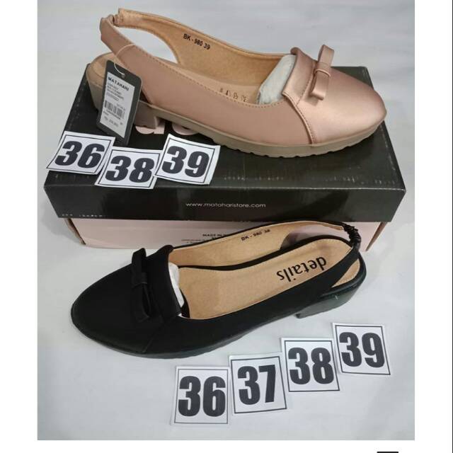 Sepatu wanita merk details..