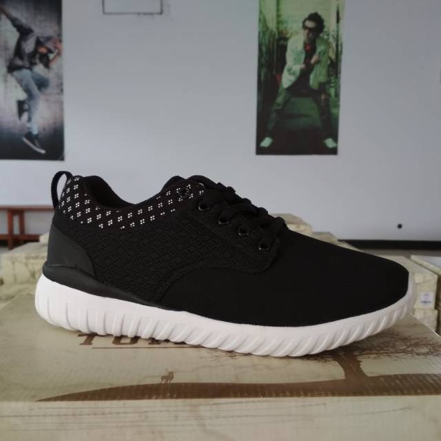 Sepatu tomkins BEATRIZ women blk wht