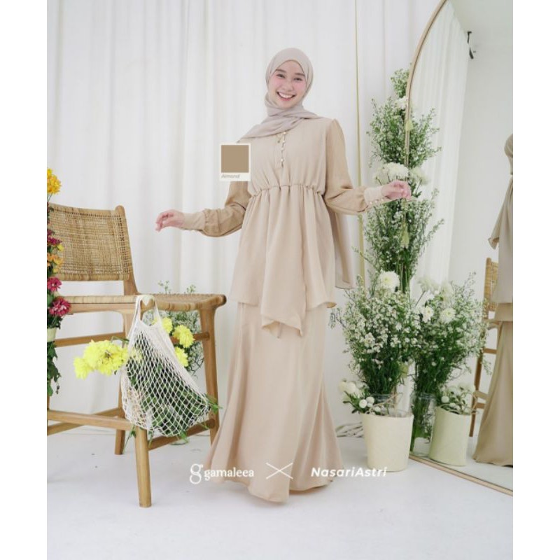 Sophia set by gamaleea size M