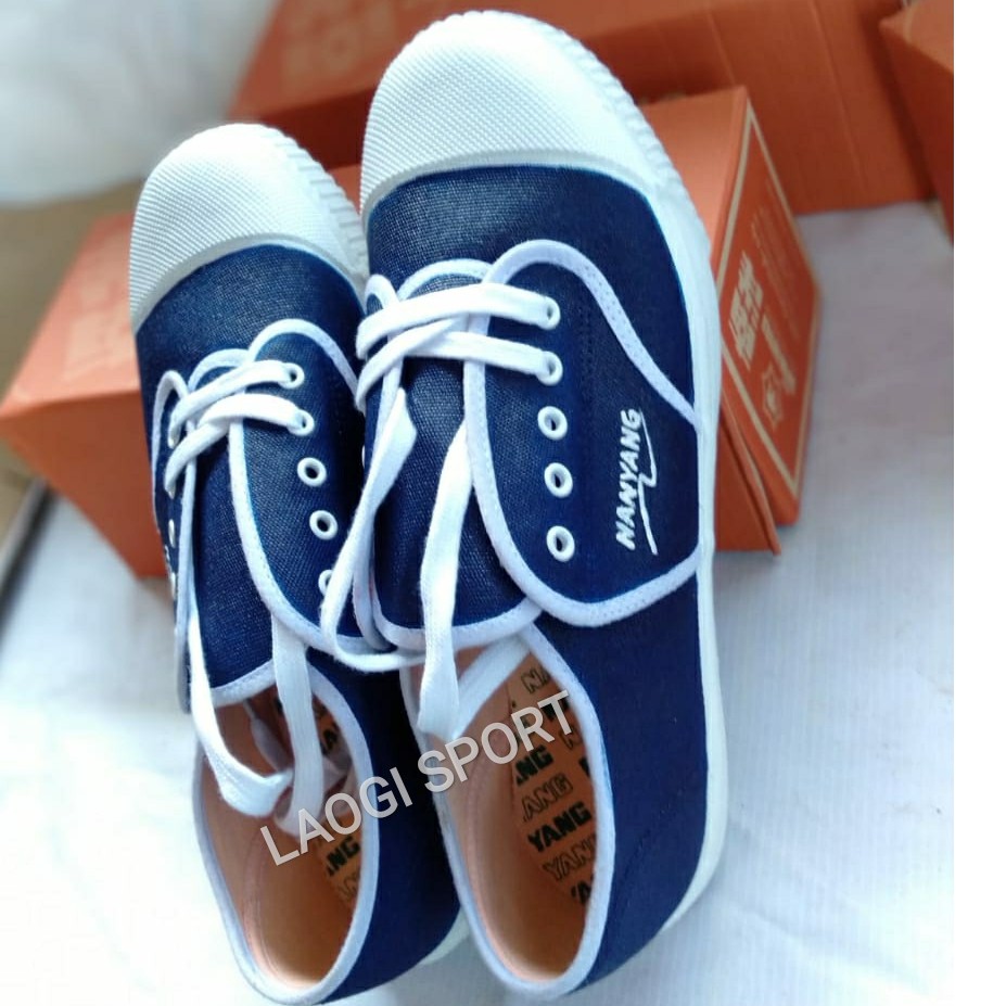 Sepatu nanyang motif biru navy polos