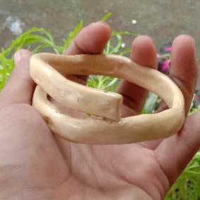 gelang akar bahar putih natural tanpa ada tambahan bahan kimia laninyya (alami)