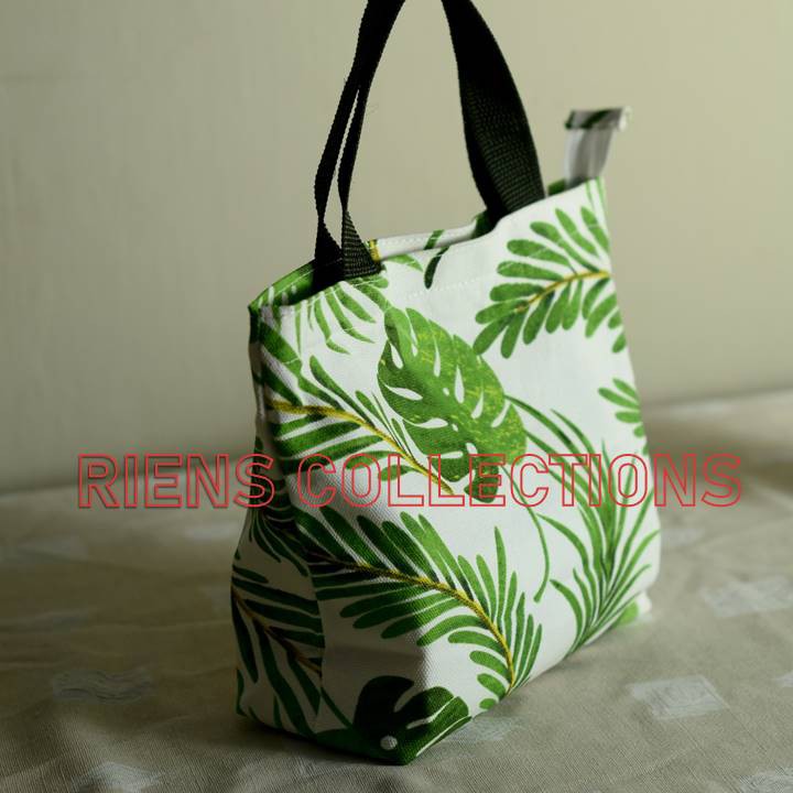 RIENS COLLECTIONS. HANDBAG KECIL BAHAN KANVAS MOTIF FLORAL HIJAU