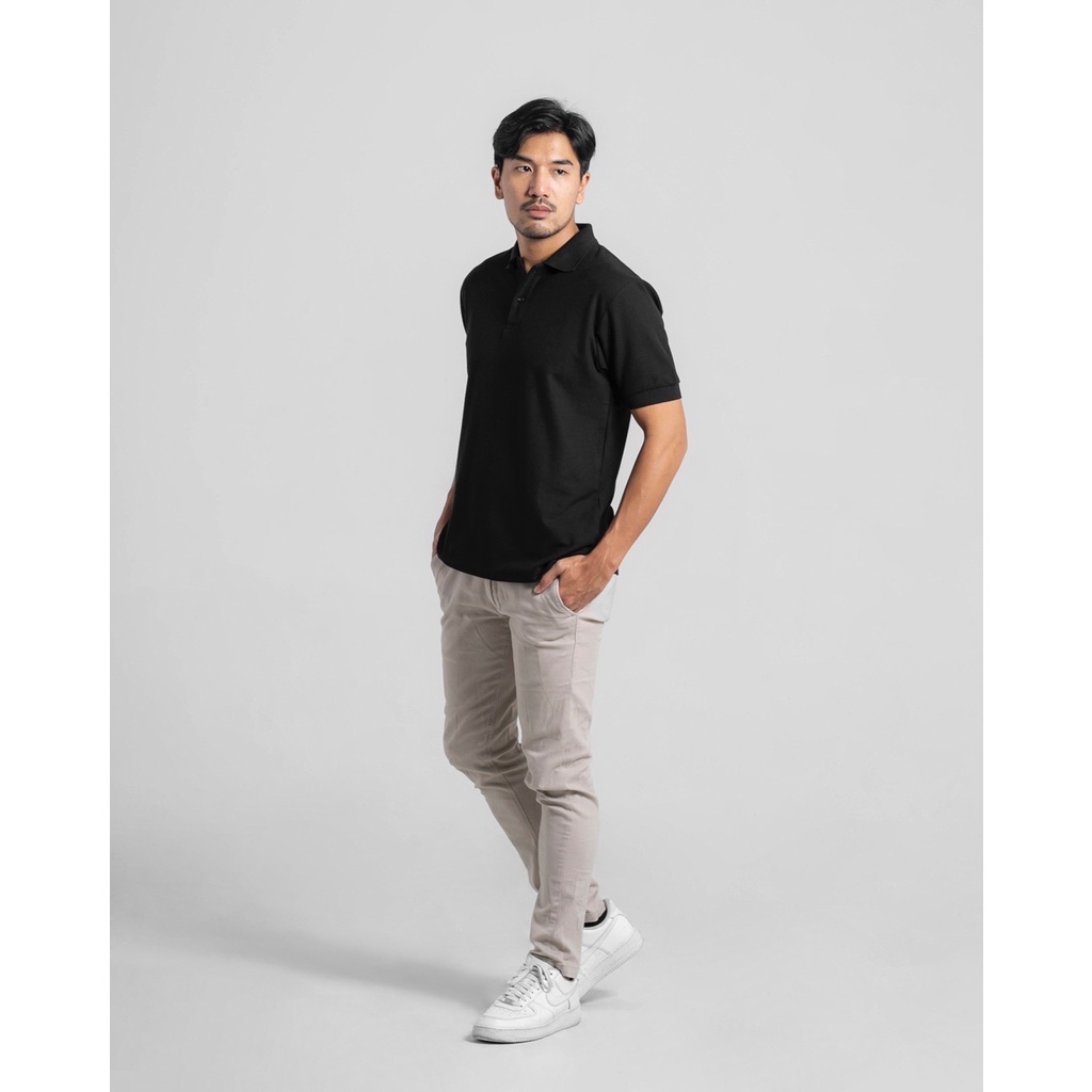 AKITA POLO SHIRT - Kaos Polo Pria in BLACK (Hitam)