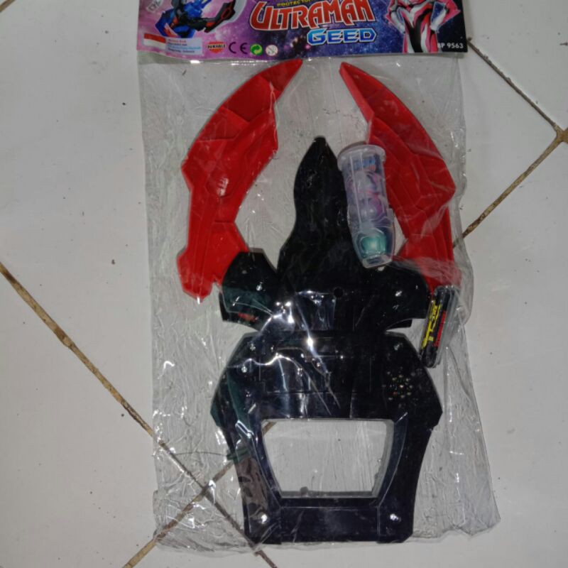 mainan senjata ultraman