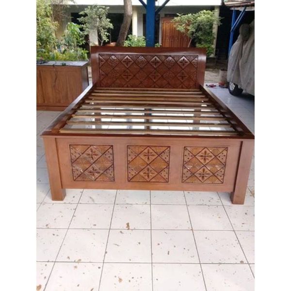tempat tidur minimalis ukir
