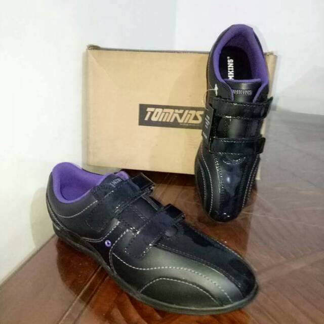 Sepatu tomkins size 39
