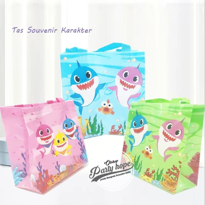 

PROMO Tas Souvenir Ulang Tahun / Goodie Bag / Tas Ulang Tahun Baby Shark - S