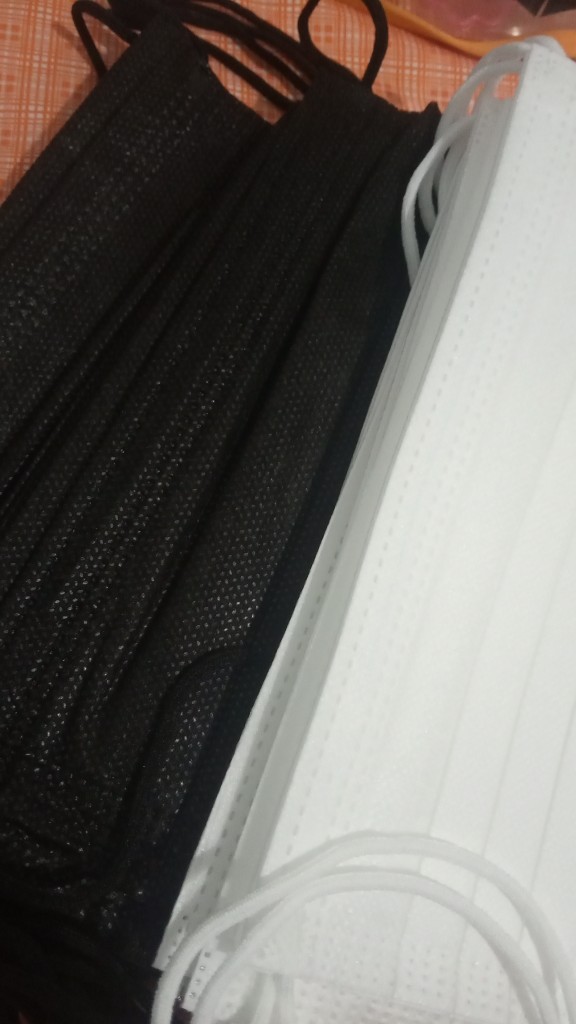 Korea Disposable Mask Black And White 3ply Masker Hitam Dan Putih Kpop Idol Bts Exo | Free Photocard