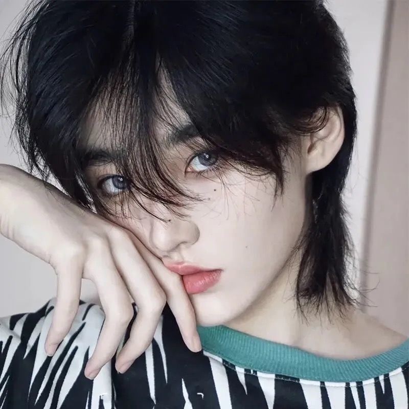 Wig pria rambut pendek versi Korea tampan Jepang super A gaya pendek kepala ikan anak laki-laki dan 