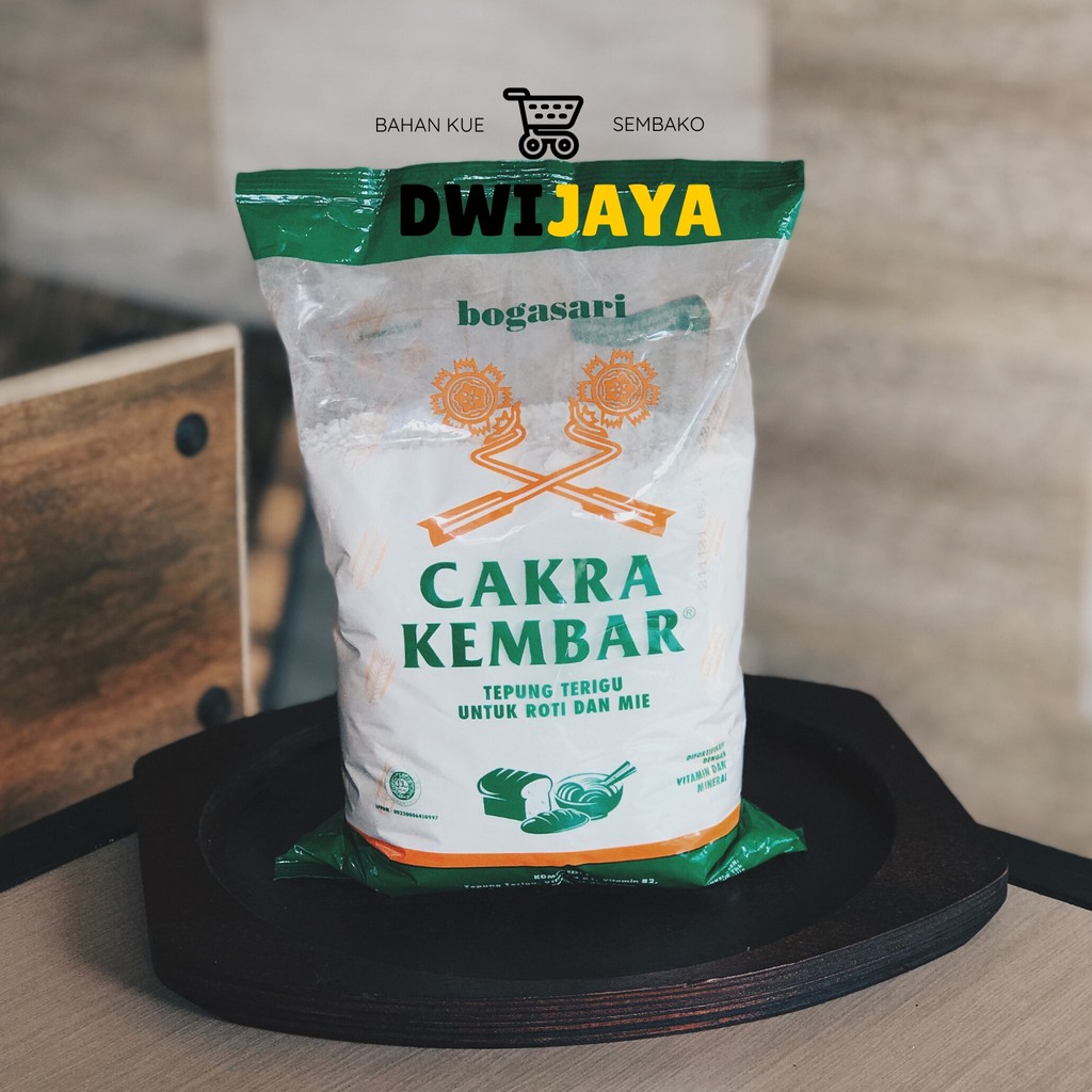 Tepung Terigu Cakra Kembar Segitiga Biru Kunci Biru Kemasan 1kg Bogasari Shopee Indonesia