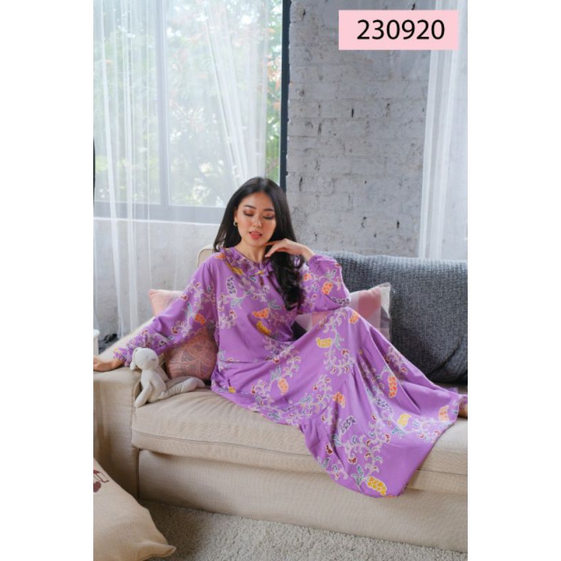daster panjang lengan panjang batik tulis pekalongan dengan kain katun rayon yang tidak menerawang