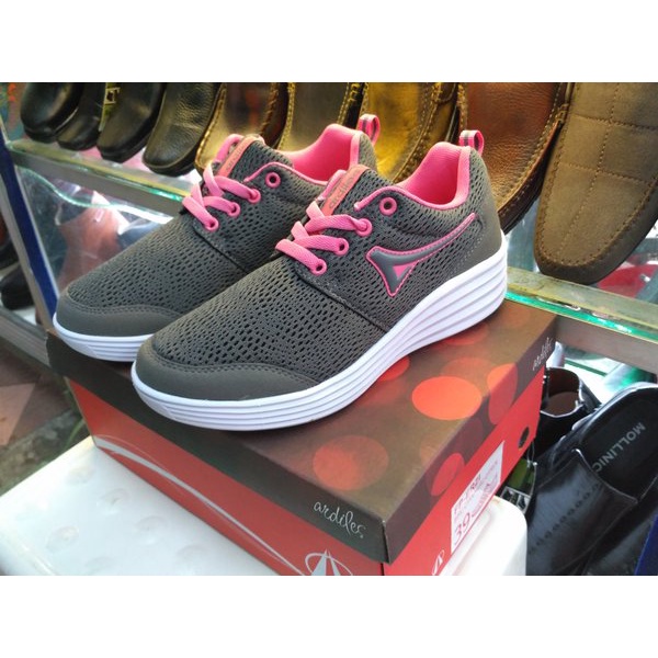 OBRAL SEPATU WANITA SEPATU RUNNING SEPATU OLAHRAGA SEPATU FASHION SIZE 37-40 SEPATU SNEAKERS WANITA