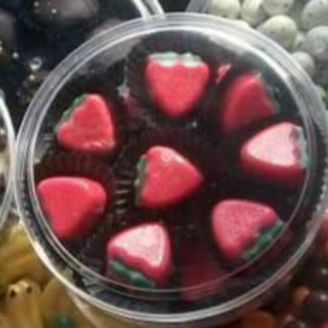 

Coklat bentuk strawberry