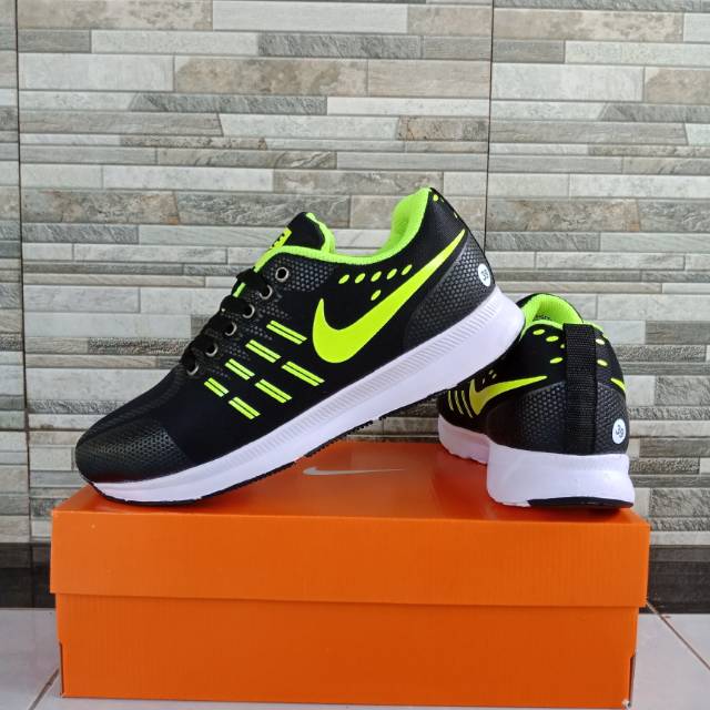 

Airmax Zoom Hitam List Hijau Stabilo